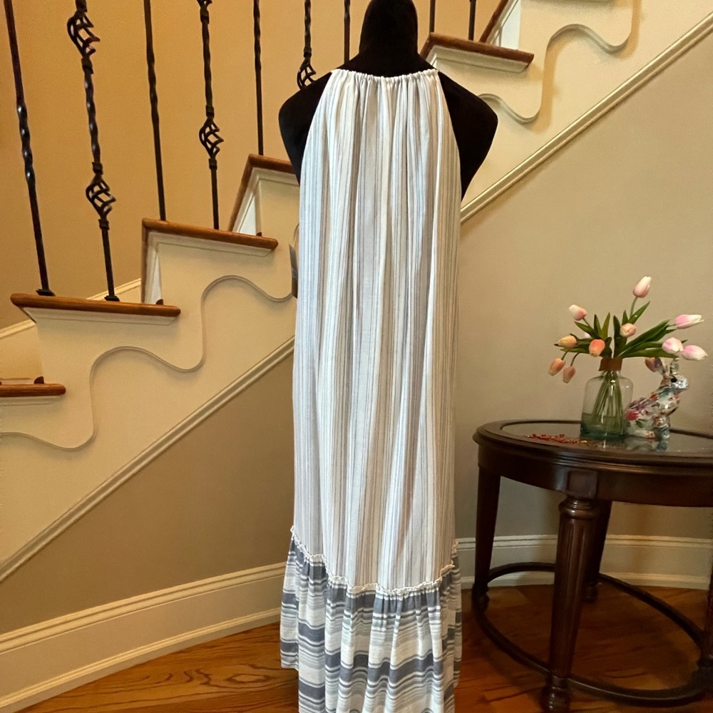 🎉HP🎉…🌺Cremieux…NWT…Blue/Ivory Striped Maxi - Picture 2 of 9